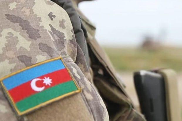 Hərbi xidmətdən ehtiyata buraxılanların geyim formalarını daşıya biləcəyi günlər müəyyyənləşib