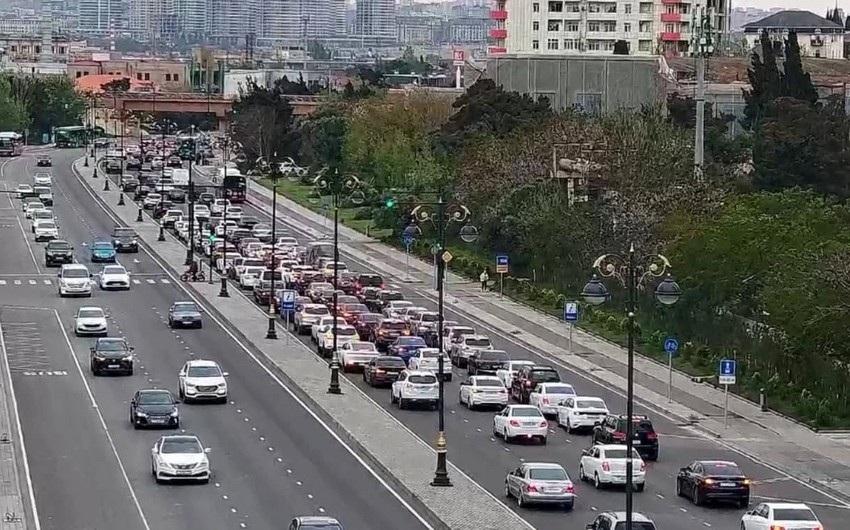 Bakıda sıxlıq müşahidə olunan yollar -  SİYAHI