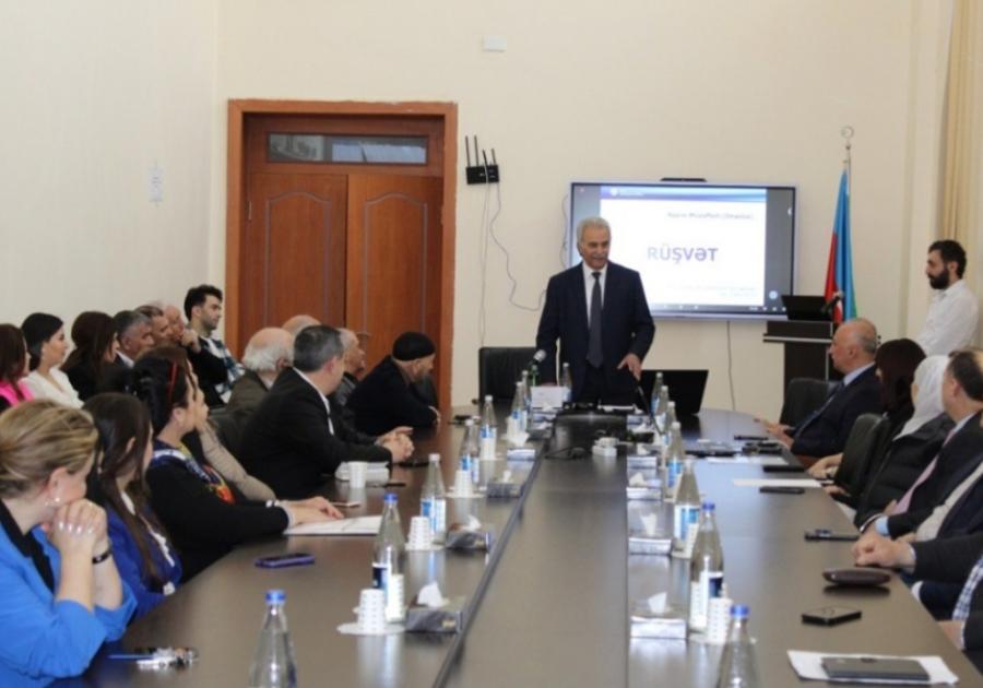 İqtisadiyyat İnstitutunun elmi seminarında korrupsiyaya qarşı mübarizə məsələsi müzakirə edilib