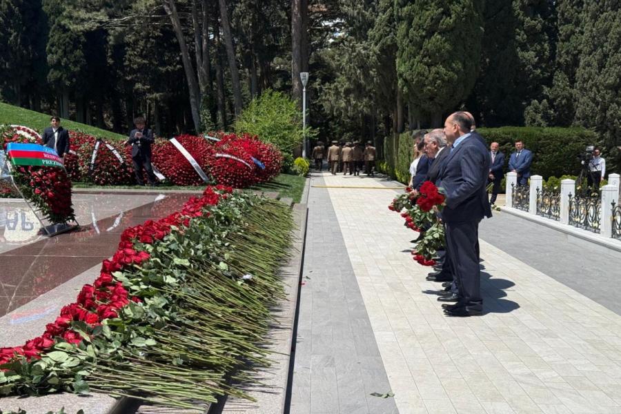 ATU-nun rəhbərliyi və kollektivi Ulu Öndərin xatirəsini yad edib