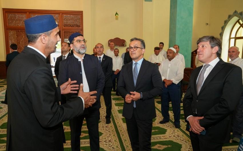 Ramin Məmmədov Qəbələdə Mərkəzi Cümə və Qəbələ şəhər məscidlərini ziyarət edib