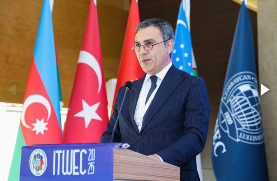 UNEC-də “Ortaq gələcək: sosial-iqtisadi innovasiyalar” mövzusunda konfrans işə başlayıb