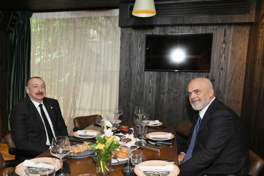 Prezident İlham Əliyevlə Albaniya Baş nazirinin işçi nahar əsnasında görüşü olub