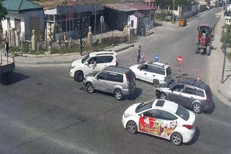Binəqədidə yolda təmirlə bağlı  hərəkət məhdudlaşdırılıb 