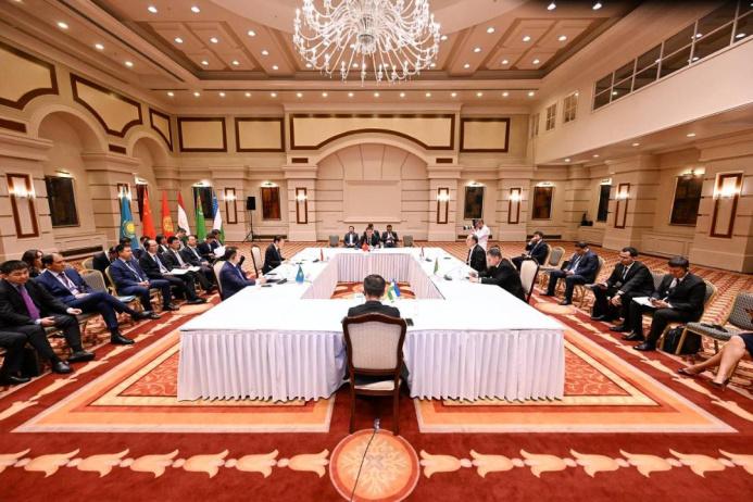 Türkmənistan və Qazaxıstan nəqliyyat sahəsində əməkdaşlığı genişləndirir