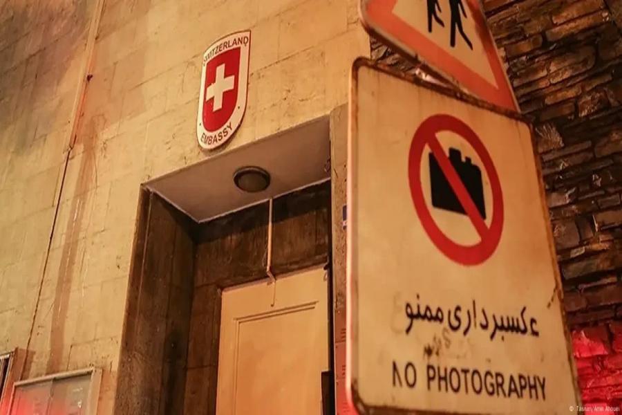 İsveçrə səfirliyi tam tərkibdə Tehranı tərk edərək Azərbaycana gəlib