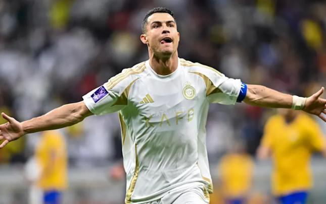 Ronaldo "Əl-Nəsr"lə neçə illik müqavilə imzalayacaq?