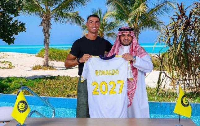 Ronaldo "Əl-Nəsr"lə yeni müqavilə imzaladı