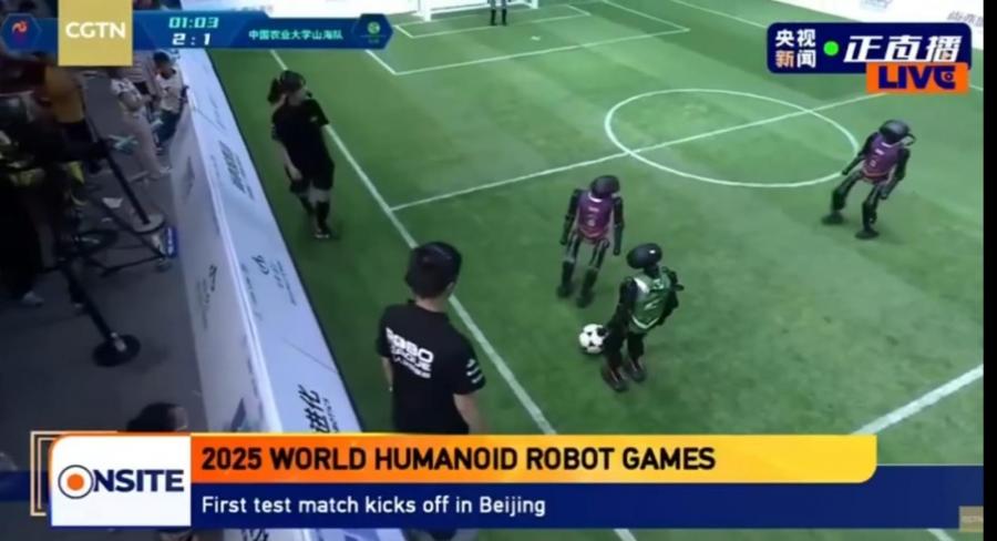 Robotlar arasında futbol turniri