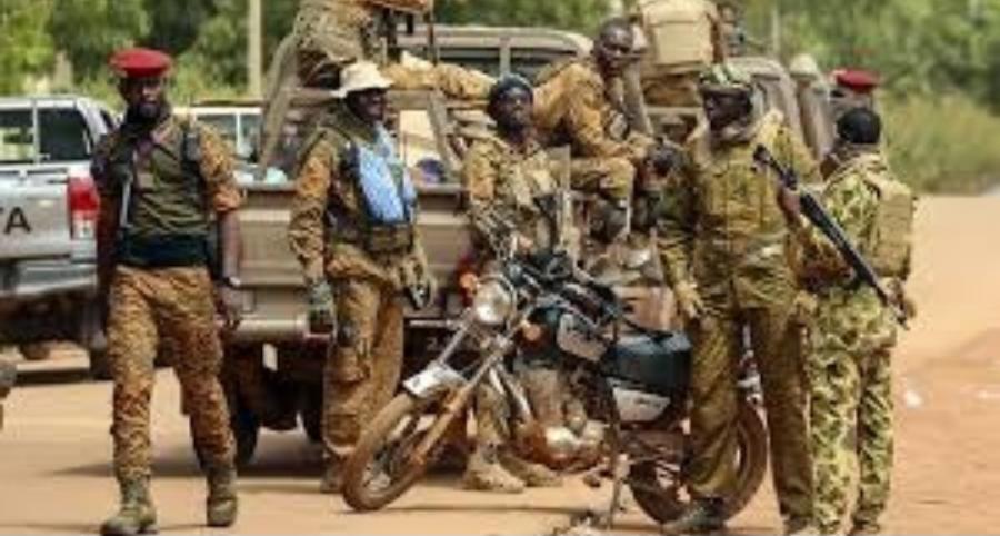 Burkino-Fasoda silahlılar 50 hərbçini öldürdülər
