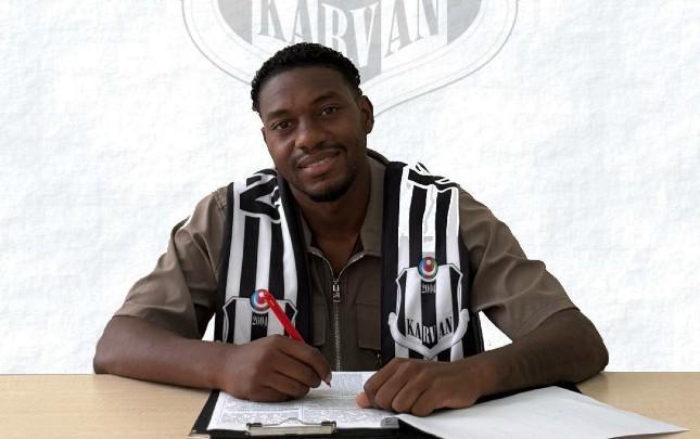 "Karvan" "Ayaks"ın sabiq futbolçusunu transfer etdi