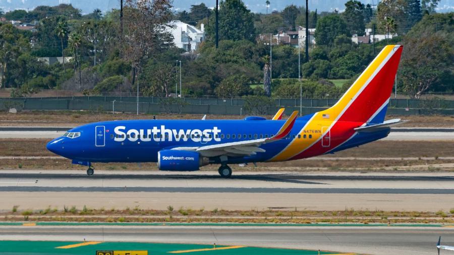 “Southwest Airlines” artıq çəkili sərnişinlərdən iki yer üçün ödəniş tələb edəcək