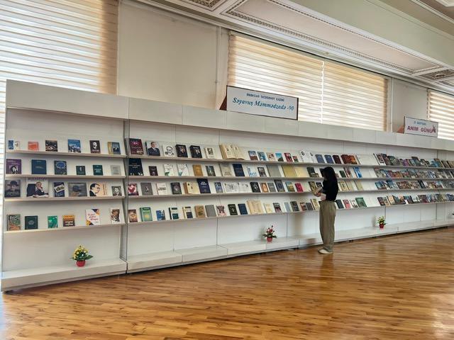 Milli Kitabxanada “Əməkdar incəsənət xadimi SəyavuşMəmmədzadə - 90” adlı ənənəvi kitab sərgisi açılıb