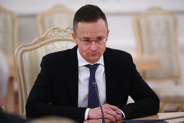 “Putin Macarıstana gəlsə, həbs edilməyəcək” - Siyarto