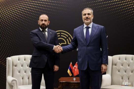 “Ermənistan Türkiyə ilə intensiv dialoq aparır”- Mirzoyan
