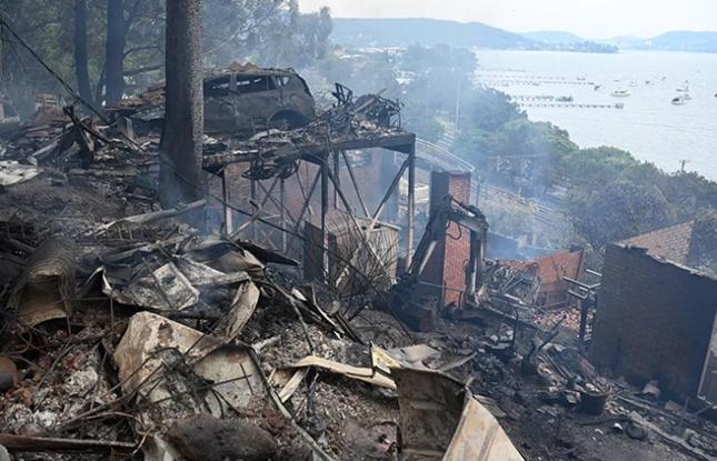 Avstraliyada meşə yanğınları - bir yanğınsöndürən həlak olub
