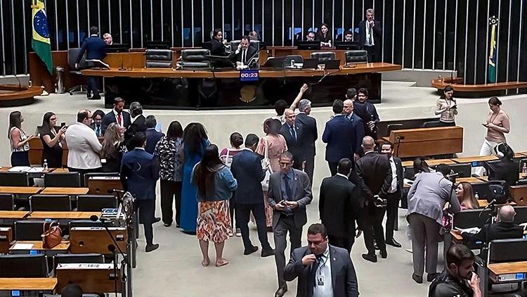 Braziliya parlamentində dava düşüb