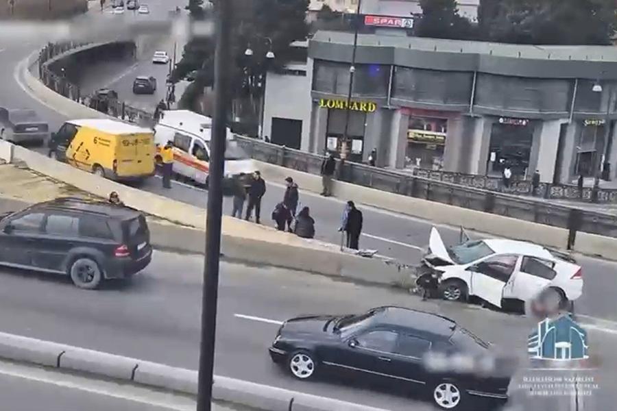 Bakıda körpünün üzərində yol qəzası olub, xəsarət alanlar var
