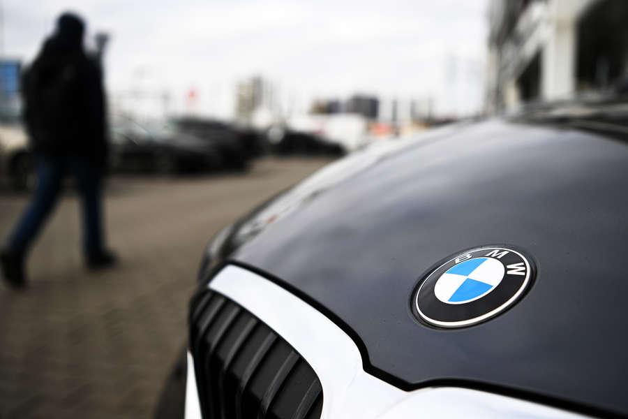 BMW dünya üzrə yarım milyon avtomobili geri çağırır