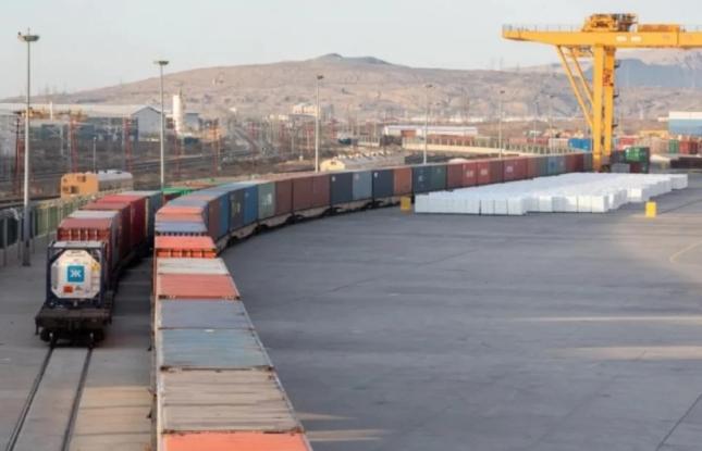 Azərbaycanda ötən ay dəmir yolu ilə 1 milyon tondan çox yük daşınıb