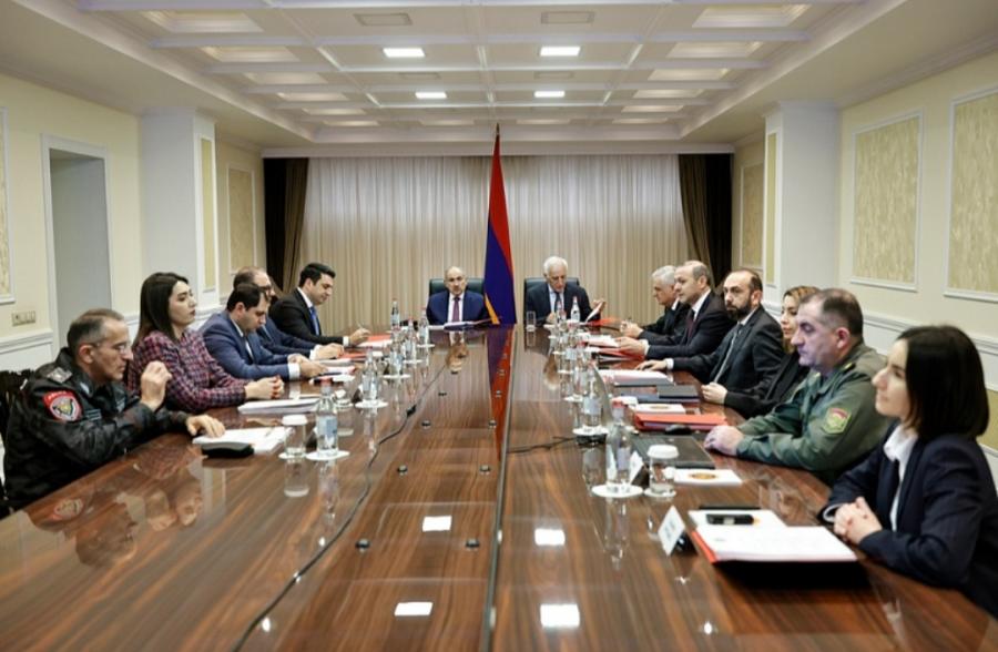 Ermənistan Təhlükəsizlik Şurasının iclasında hibrid təhdidlərlə mübarizə müzakirə edilib