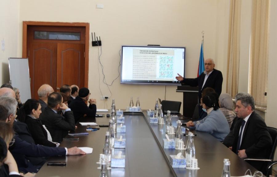 Fuad Ələsgərov İqtisadiyyat İnstitutunda “Şəbəkə analizi” mövzusunda çıxış edib