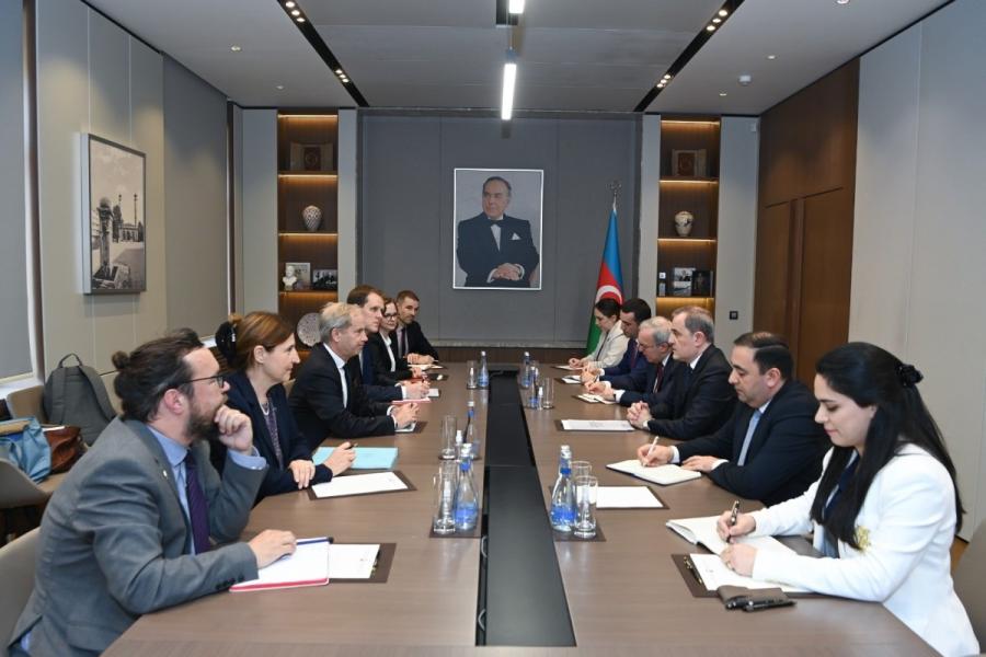 XİN rəhbəri Aİ rəsmisi ilə yeni ikitərəfli sazişi və Tərəfdaşlıq Prioritetləri sənədini müzakirə edib