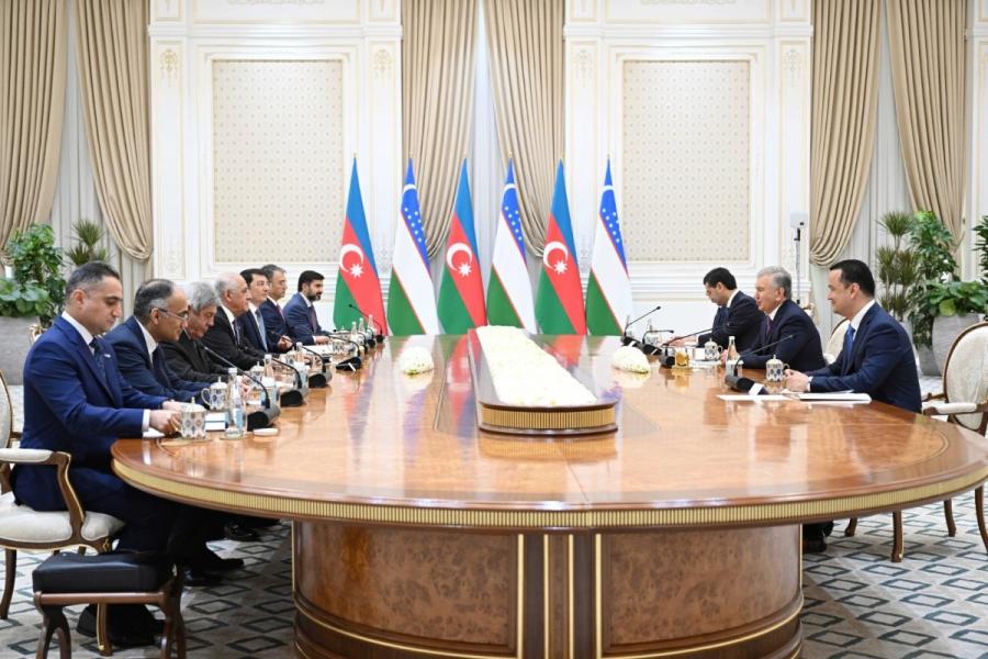 Əli Əsədov Özbəkistan Prezidenti ilə görüşüb