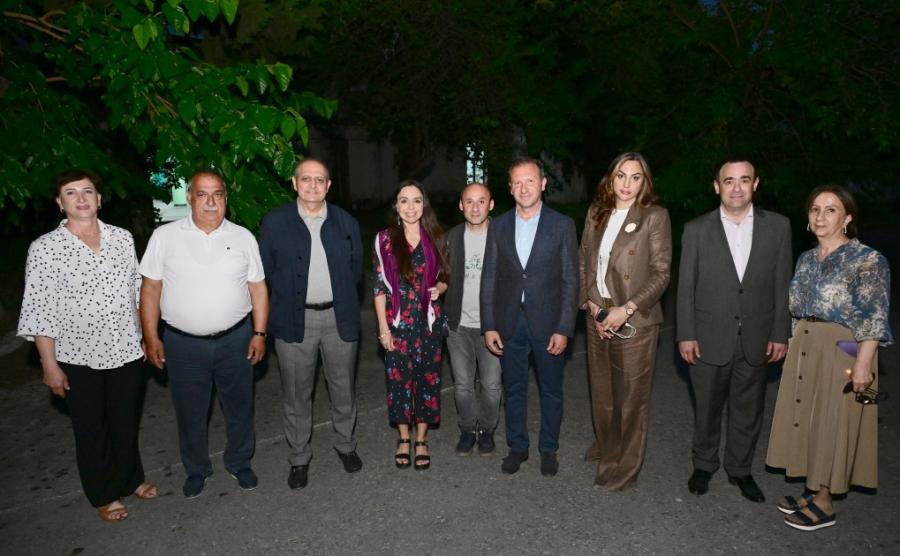 Fotoreportaj - Leyla Əliyeva “Azəripək” ASC-nin fəaliyyəti ilə yaxından tanış olub