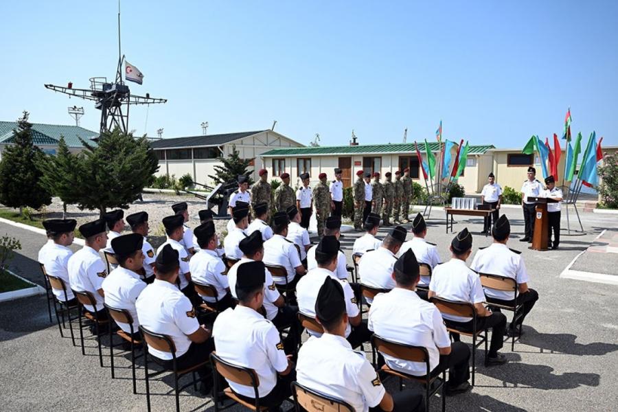 Hərbi Dəniz Qüvvələrində dalğıc kursunun növbəti buraxılış mərasimi keçirilib