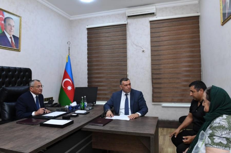 Rövşən Rzayev vətəndaş qəbulu keçirib