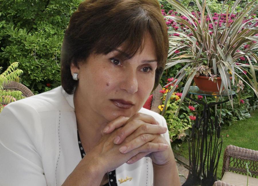 "Çıxaram qarşına xilas donunda"<b style="color:red"></b>