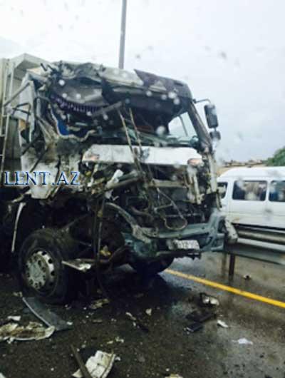 Bakıda ağır yol qəzası <b style="color:red">xəsarət alanlar var</b>