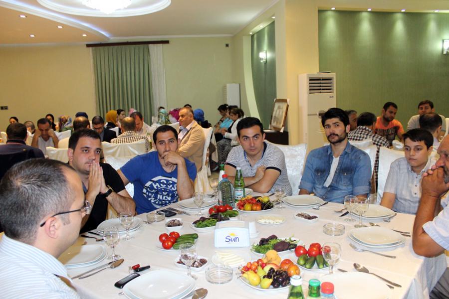 “Yeni Üfüq” iftar verdi<b style="color:red"></b>