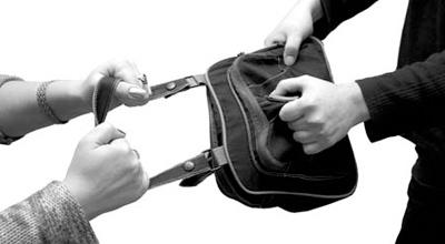 Bakıda çanta oğrusu tutuldu<b style="color:red"></b>