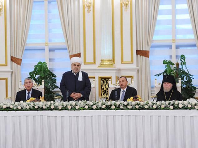 İlham Əliyev iftar mərasimində iştirak edib <b style="color:red"></b>