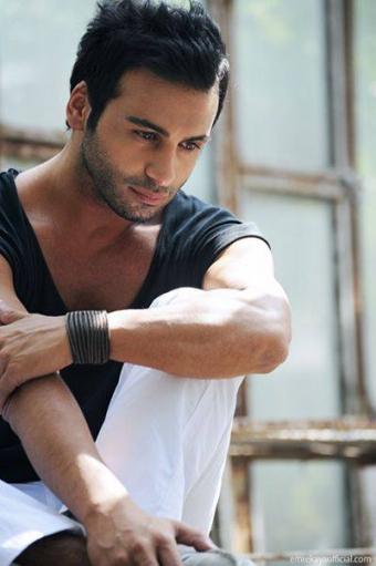 Emre Kaya Bakıya gəlir<b style="color:red"></b>