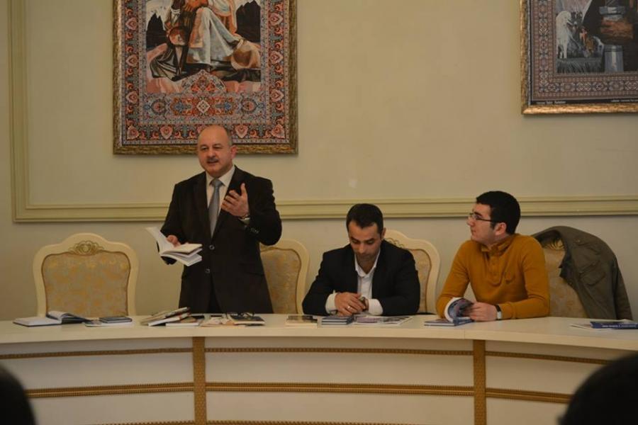 Elçin İsgəndərzadə: "Yazdığım əsərlər sevgiylə yoğrulur" - <b style="color:red">Fotoreportaj</b>
