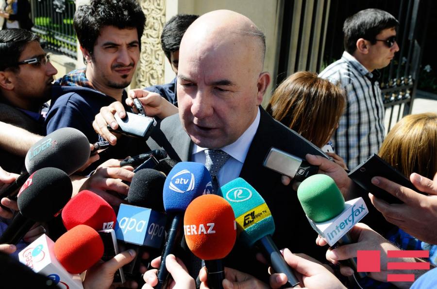 "İlin sonuna kimi manatın məzənnəsində ciddi dəyişikliyin olması gözlənilmir"<b style="color:red"></b>
