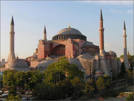 Türkiyə Aya-Sofya Muzeyini məscid kimi aça bilər<b style="color:red"></b>