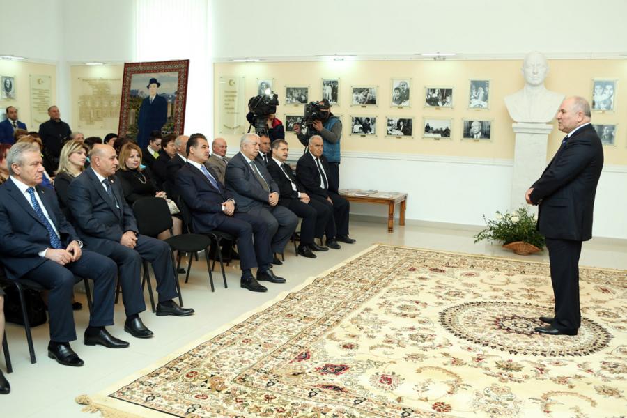 Mir Cəlal Paşayevin anadan olmasının 107 illiyi qeyd edilib <b style="color:red"></b>