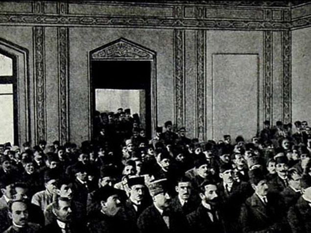 Azərbaycan parlamentinin təsis olunmasından 94 il keçir<b style="color:red"></b>