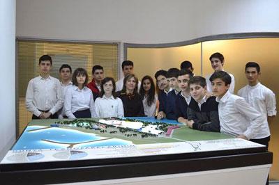Məktəblilər Yüksək Texnologiyalar Parkı ilə tanış olublar<b style="color:red"></b>