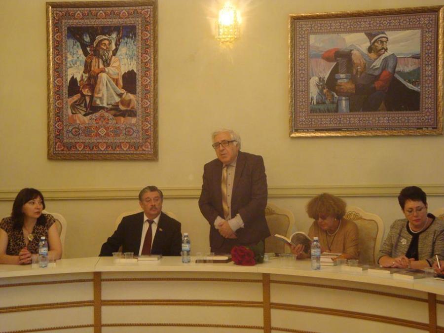 AYB-də "Dünya ədəbiyyatı" dərgisinin təqdimatı olub - <b style="color:red">fotolar</b>