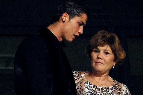 Ronaldonun anası saxlanıldı<b style="color:red"></b>