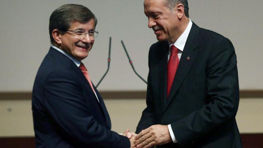 Türkiyə hökuməti istefa verib<b style="color:red"></b>