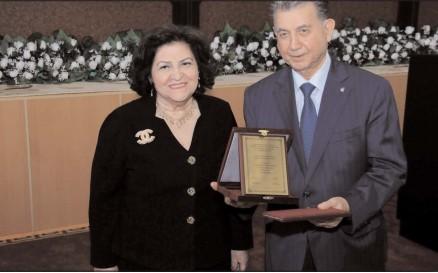 Üzeyir Hacıbəyli Mükafatı ən doğru ünvanda<b style="color:red"></b>