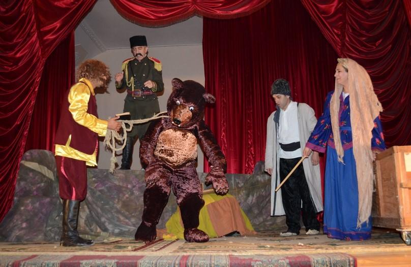 Gənc Tamaşaçılar Teatrının 87-ci teatr mövsümü Tovuzda yekunlaşdı - <b style="color:red">Fotoreportaj</b>