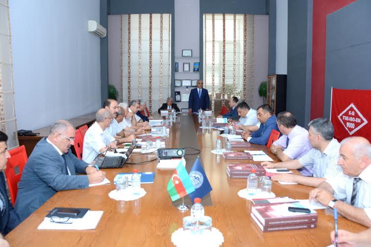 UNEC-də dekanlar üçün təlim keçirilir<b style="color:red"></b>