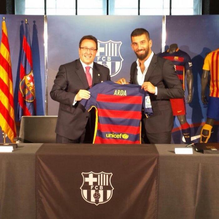 Arda Turan rəsmən "Barselona"da<b style="color:red"></b>